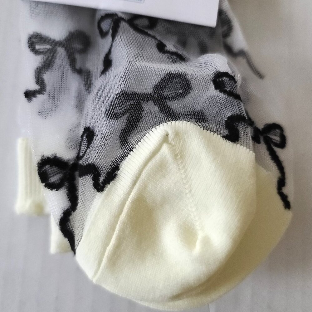 URBAN OUTFITTERS Sheer Bow Patterned Crew Socks Cream Coquette Flirty NWT - Picture 4 of 5